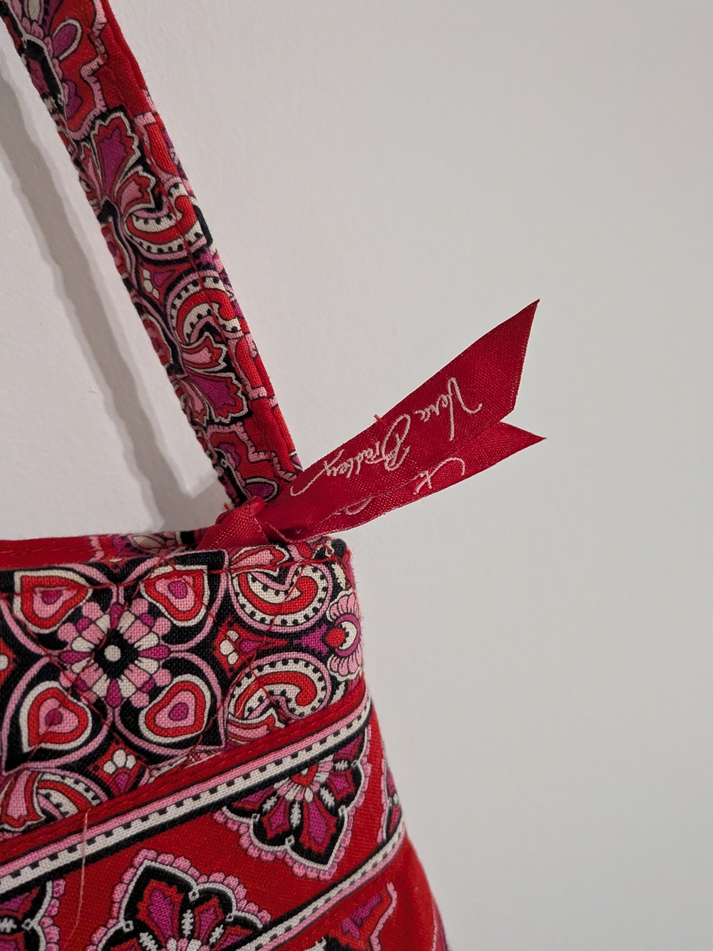 Vera Bradley "Hannah" Frankley Scarlet Floral Handbag - Picture 3 of 8